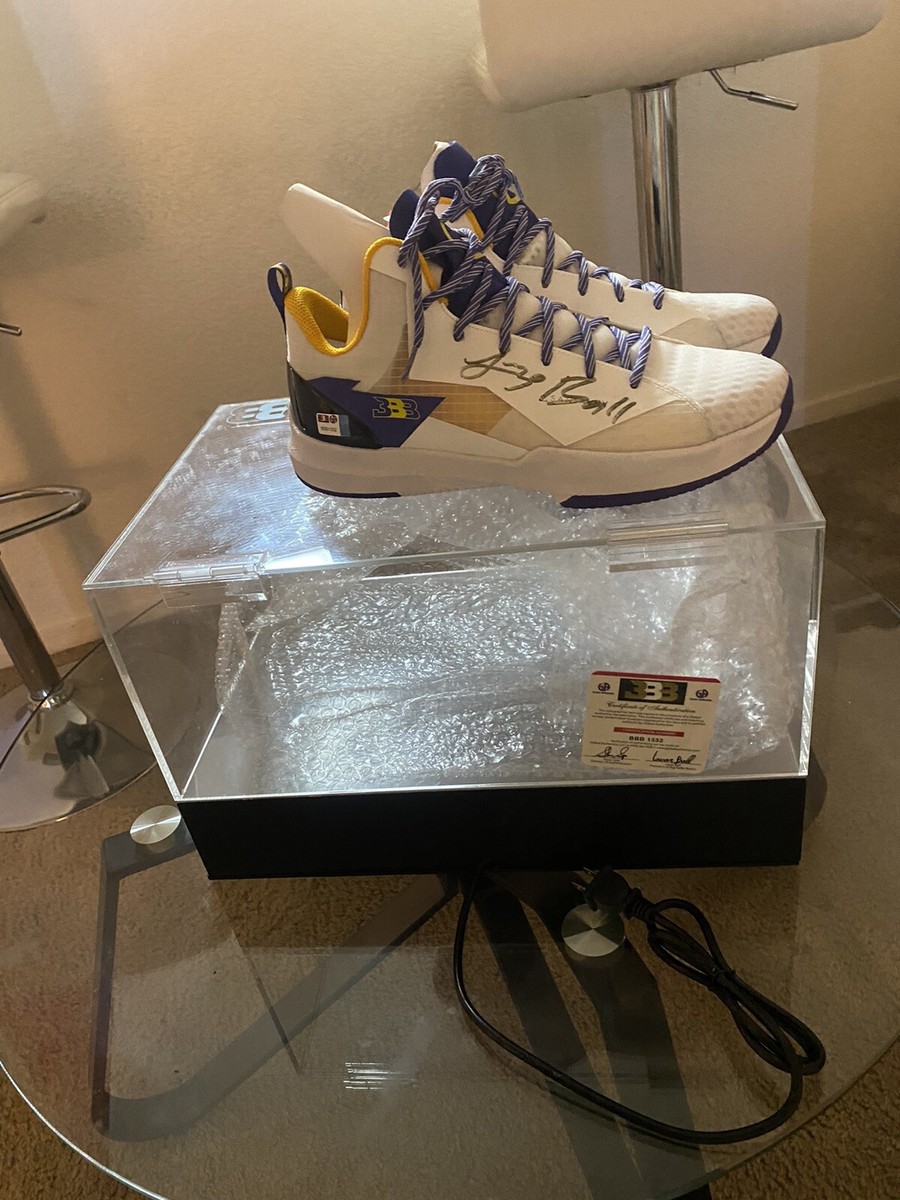Autographed Lonzo Ball Showtime ZO2 shoes — product photo 3 of 3