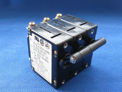 1pc used     Circuit breaker ICP30-N-25D1-200E-20 Protection switch 3P20A #W6