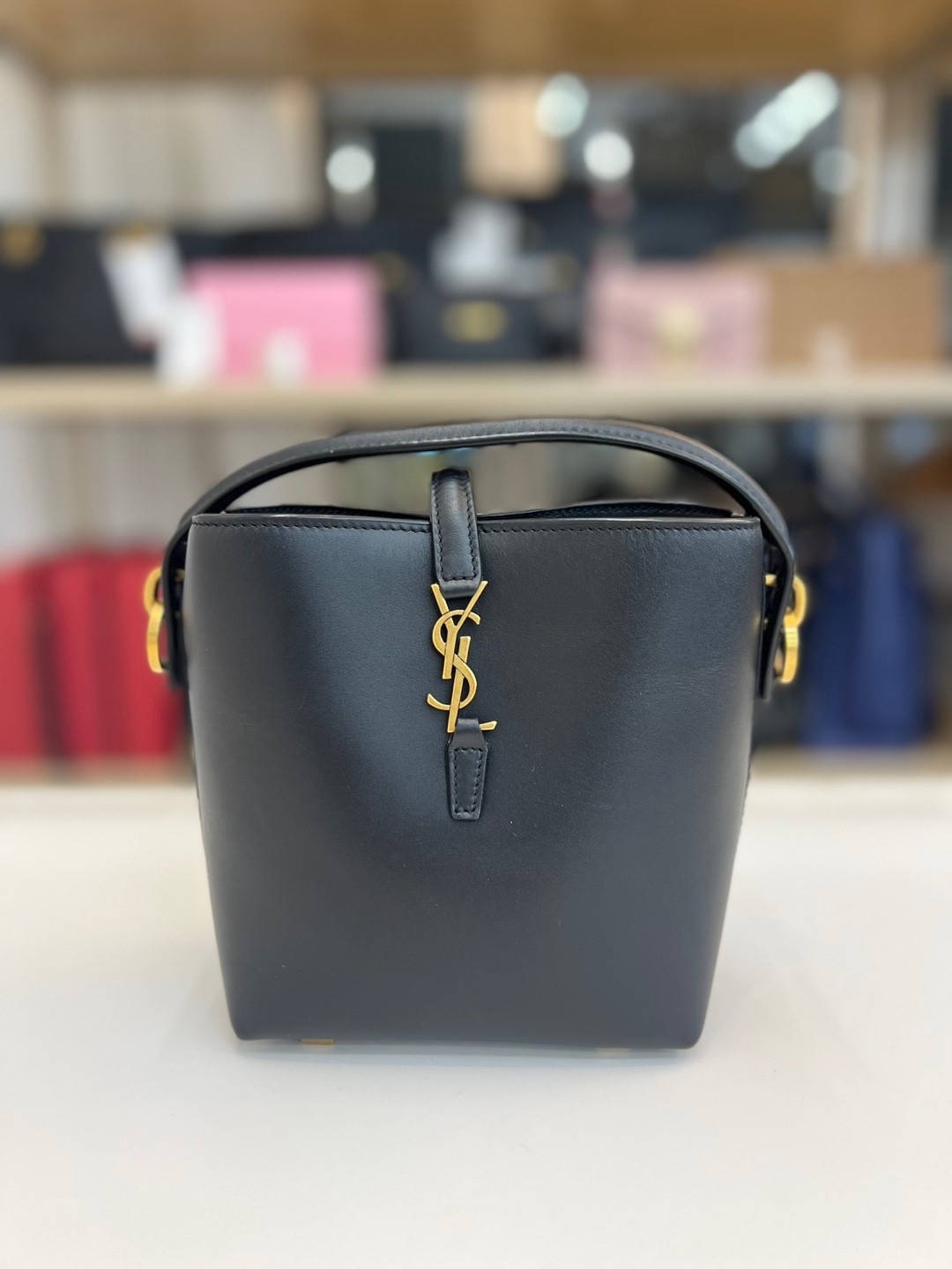 Saint Laurent Cassandra LE 37 Mini borsa secchiello 7658702R20W1000 128929354