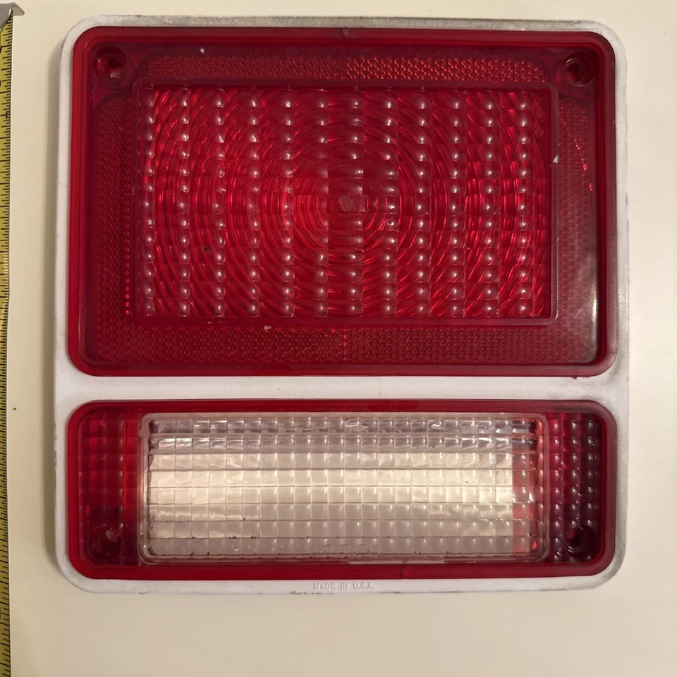 1971-1984 Chevy G20 Van GMC Pair USED OEM L & R Rear Tail Light Plastic Lenses - Image 4 of 4