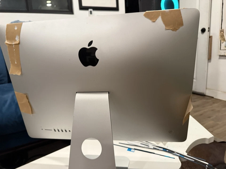 Apple iMac 21.5” A1418 para piezas/no funciona. Sin bota. Disco duro de 1 TB. Modelo 2015/2017 Foto 3 de 4