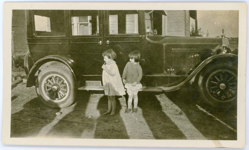 Vintage Snapshot 1924 Studebaker Special Six Sedan & Little Girls w/ Bobbed Hair