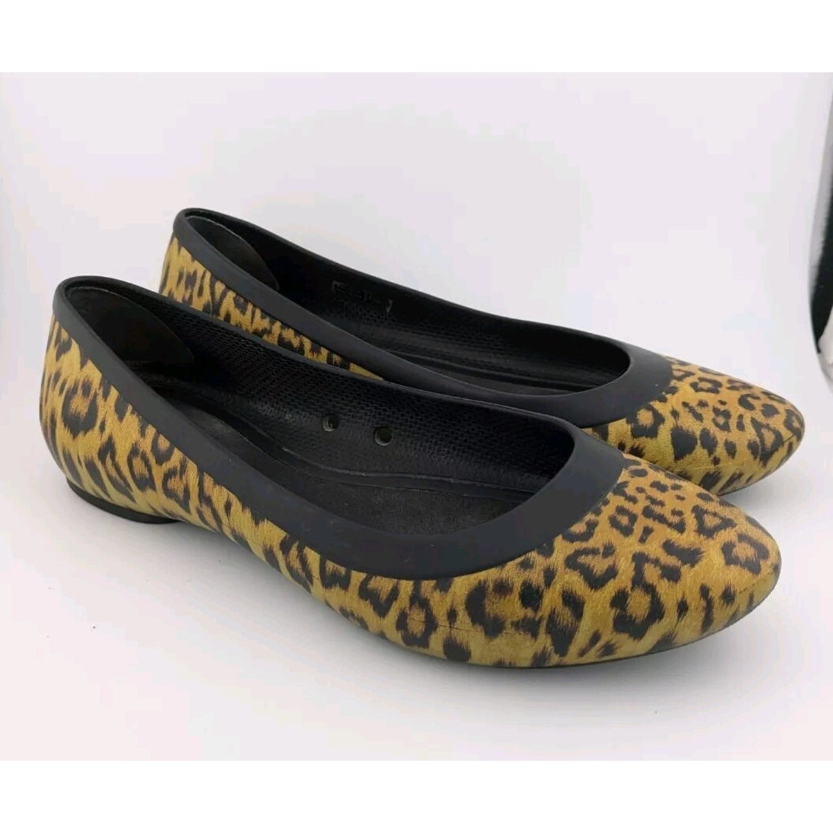 Crocs Women's Size Leopard Cheetah Print Ballet Flats Pointed