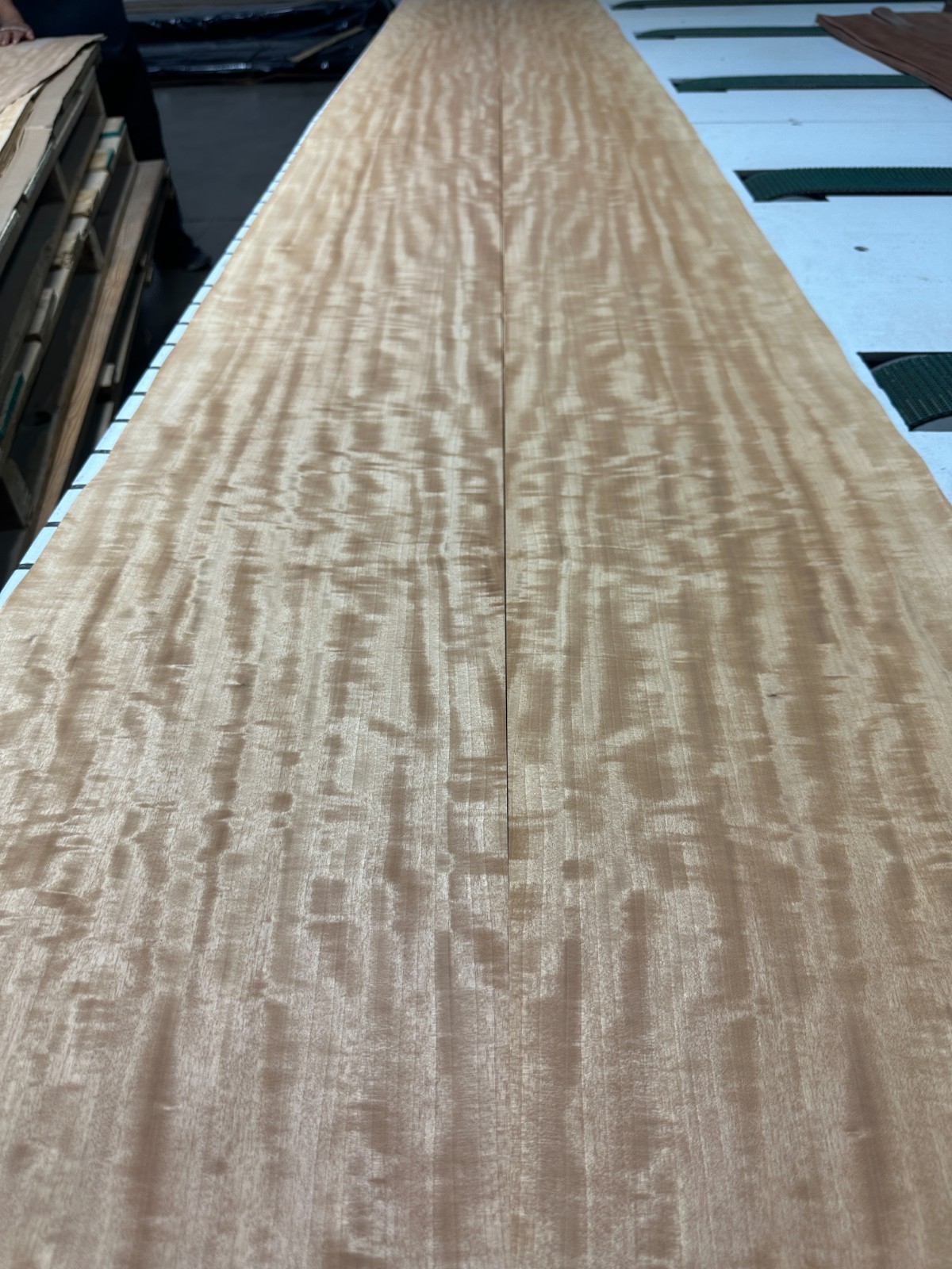 Figure Anigre Raw Wood Veneer 2 sheets 136'' x 11'' 919J