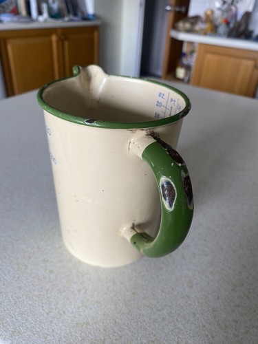 Enamel Jug Vintage Green And Cream 1 Pint 50s ? Lovely Little Display Item - Picture 2 of 11