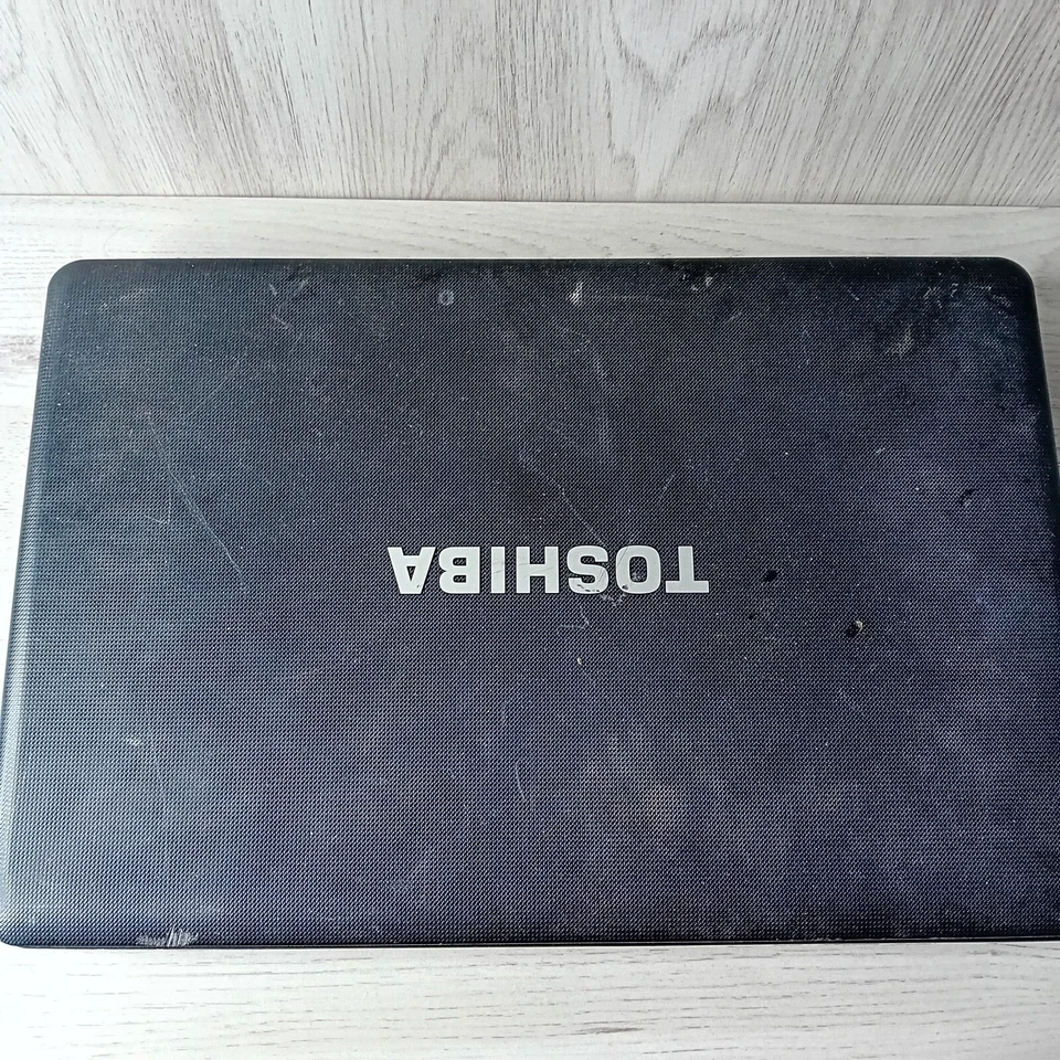 TOSHIBA SATELLITE C660-1J2 LAPTOP - NOT TESTED FOR SPARES OR REPAIRS FOR PARTS - Image 4 of 4