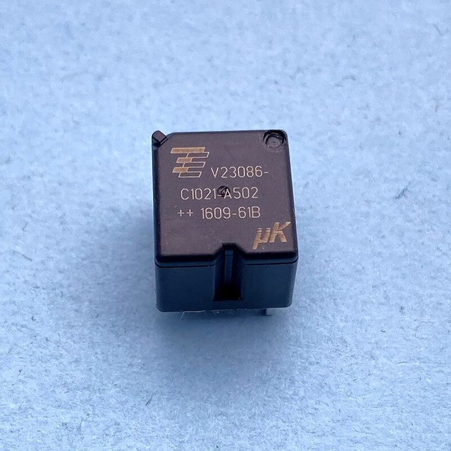 5 Relè TYCO V23086-C1021-A502 (V23026C1021A502) - Nuovi (seconda Scelta) - Generici