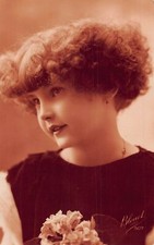 L395 Best wishes Greetings Young girl portrait 1925 vintage postcard