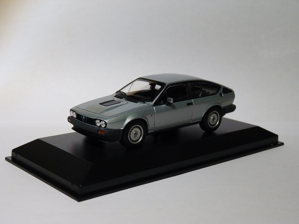 Alfa Roméo GTV6 Silver 1983 940120141 MaXichamps