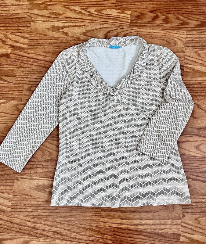 J McLaughlin Durham Top Womens Catalina Cloth 3/4 Sleeve Ruffle Neck  Beige Sz M