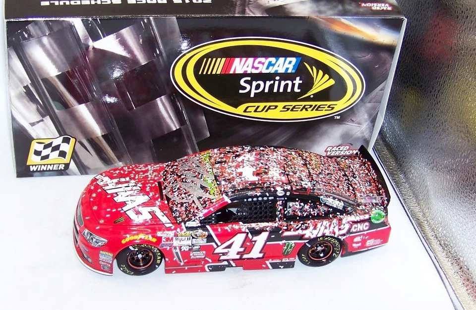 1:24 ACCIÓN 2015 #41 HAAS AUTOMATIZACIÓN RICHMOND CARRERA GANAR KURT BUSCH AUTOGRAFIADO  Foto 2 de 4