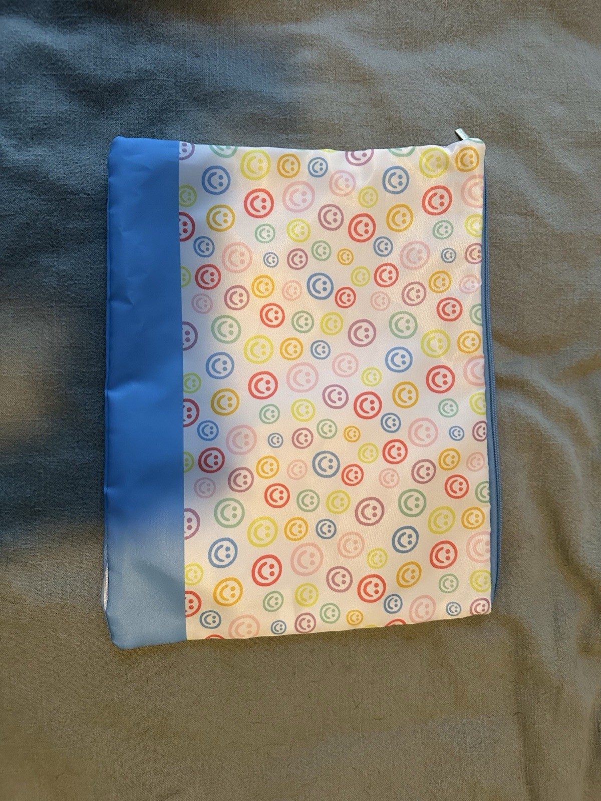 Large Smiley Face Zipper Pouch
