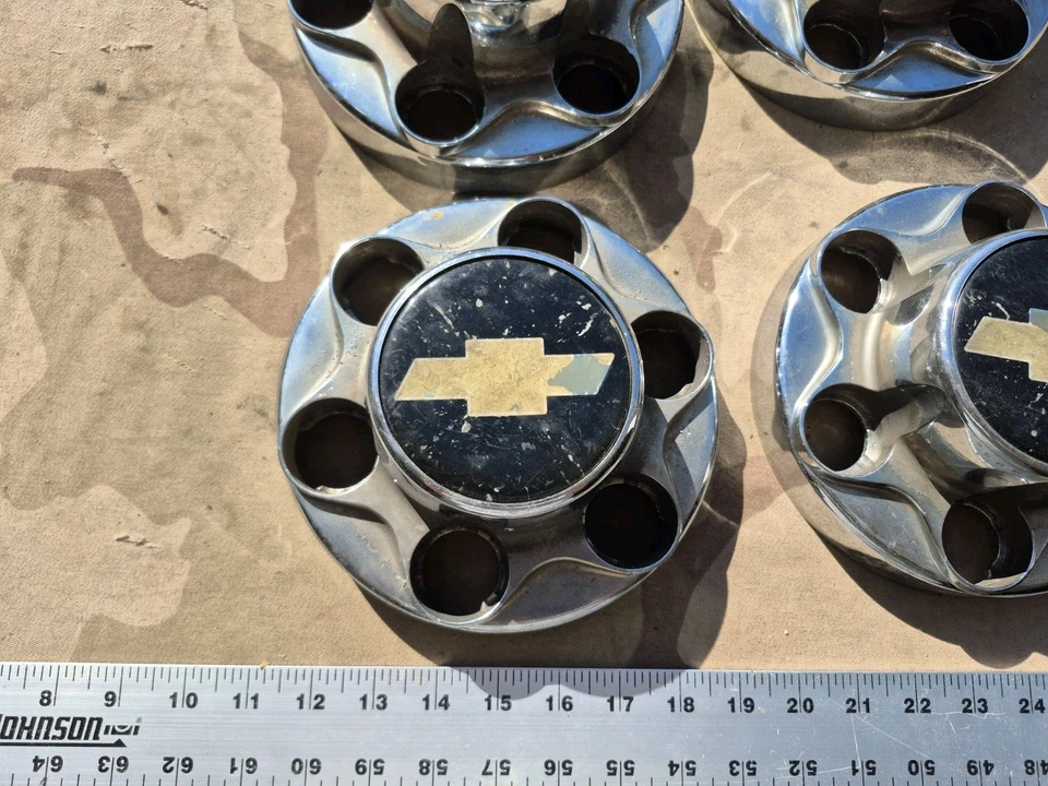 (4) OEM 1994-1998 Chevrolet C10-30 Pickup Van Suburban Tahoe Chrome Center Caps - Image 2 of 4
