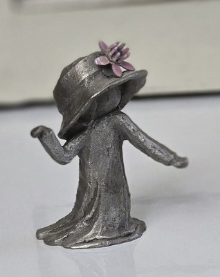 Hudson Pewter Walli Ortman #040 Mommy's Clothes Girl Playing  Pink Flower
