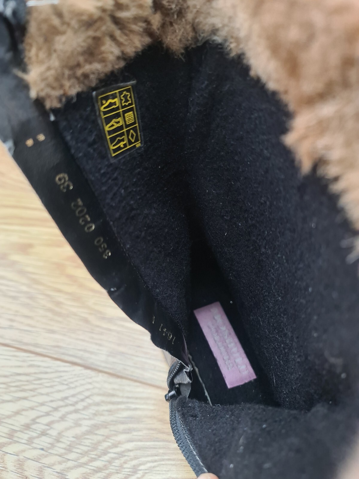 Ladies Moshulu Leather Boots UK Size 6, EU 39 Blue/Black. Ladies Winter