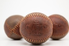 3er Set. Handgefertigte Jonglierbälle aus Leder – Used Look  Lederbälle