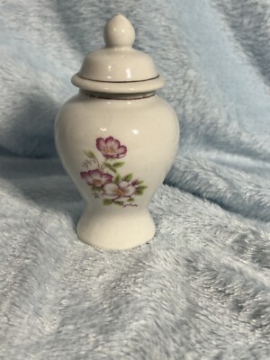 Vintage Japanese ginger jar/urn With Flowers porcelain Fine China Vase 4-1/2''