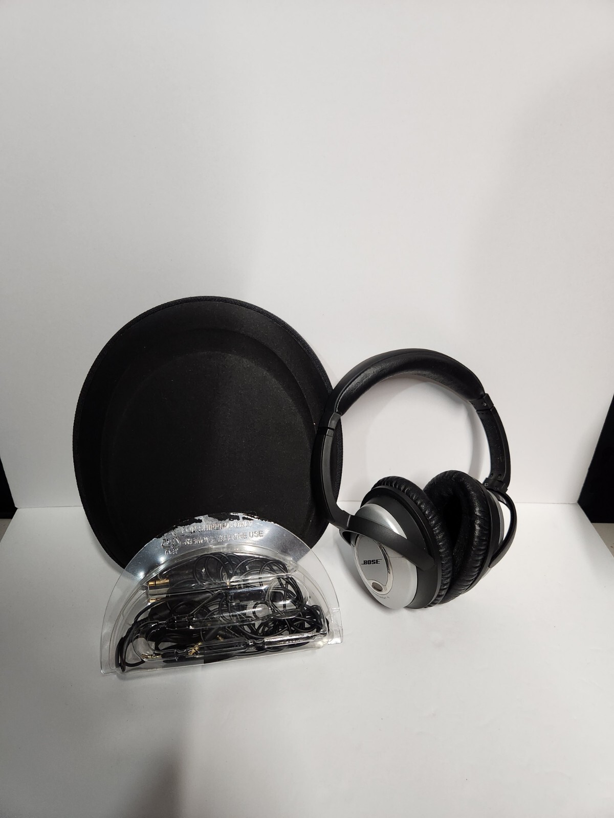 Bose Quiet Comfort 15 Acoustic Noise Cancelling Headphones Wired EUC w/ Case