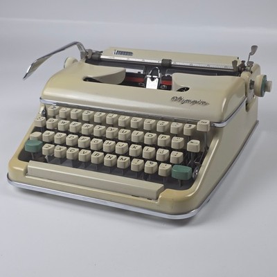 1963 Olympia SM7 Typewriter West Germany QWERTY Pica Original Case Tested