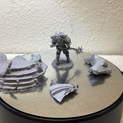 Warhammer Horus Heresy- Word Bearers Lorgar Aurelian partially built MS62926 - Picture 5 of 8