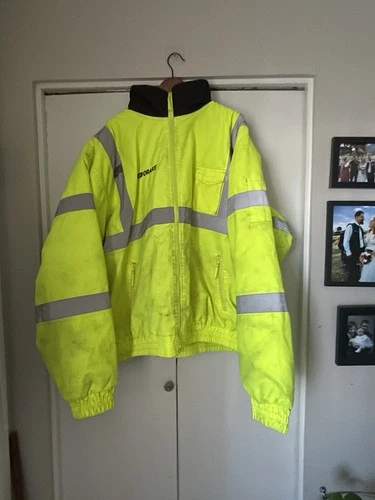 RADWEAR 4X Sz Hi Vis Reflective Safety Bomber Jacket Quilted Liner Construction video thumbnail