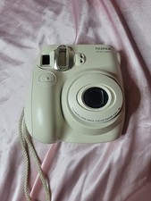 Fujifilm Instax Mini 7S Instant Camera Off-White Tested