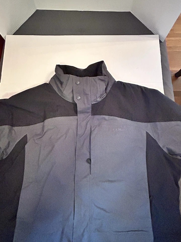 Jaqueta de Esqui Masculina LL Bean Tamanho G Rugged Ridge Parka Cinza Preta Primaloft - Imagem 3 de 4