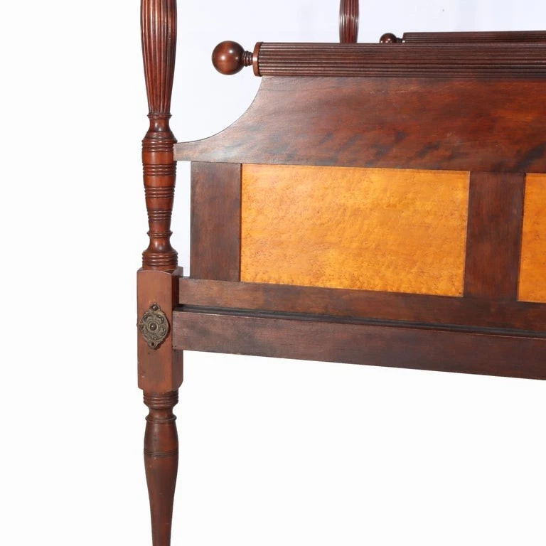 Antiguo marco de cama poste lápiz de arce Sheraton llama caoba y ojo de pájaro c1830 Foto 3 de 4