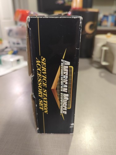 2001 RC ERTL AMERICAN MUSCLE Service Station accessory set 1:18 scale  - Picture 3 of 8