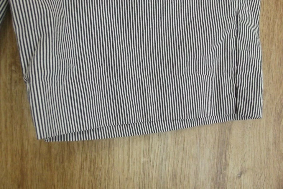 ANNE KLEIN SPORT Womens Stretch SHORTS - Size 10 - Black/White Striped Bermuda - Image 3 of 4