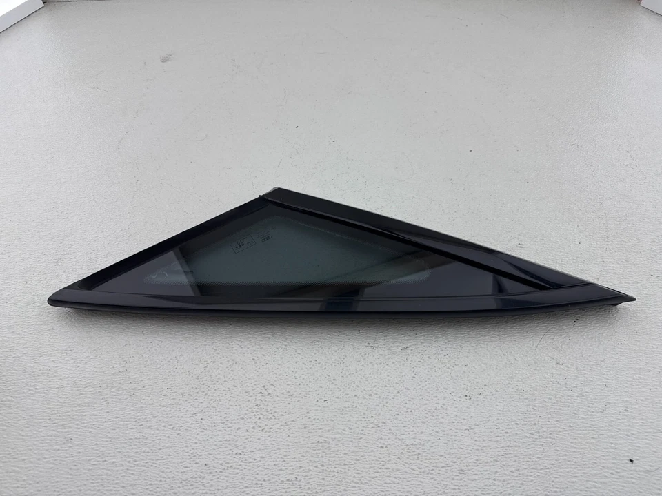 AUDI A8L QUATTRO 2011-2018 TRASERO IZQUIERDO LADO DEL CONDUCTOR CUARTO VENTANA CRISTAL OEM Foto 4 de 4