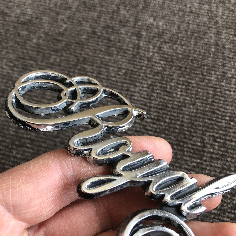 ROYAL MONACO стороне эмблема P/N 3811506 винтажный OEM, MOPAR 1975-77 Dodge, курсив - Изображение 3 из 4