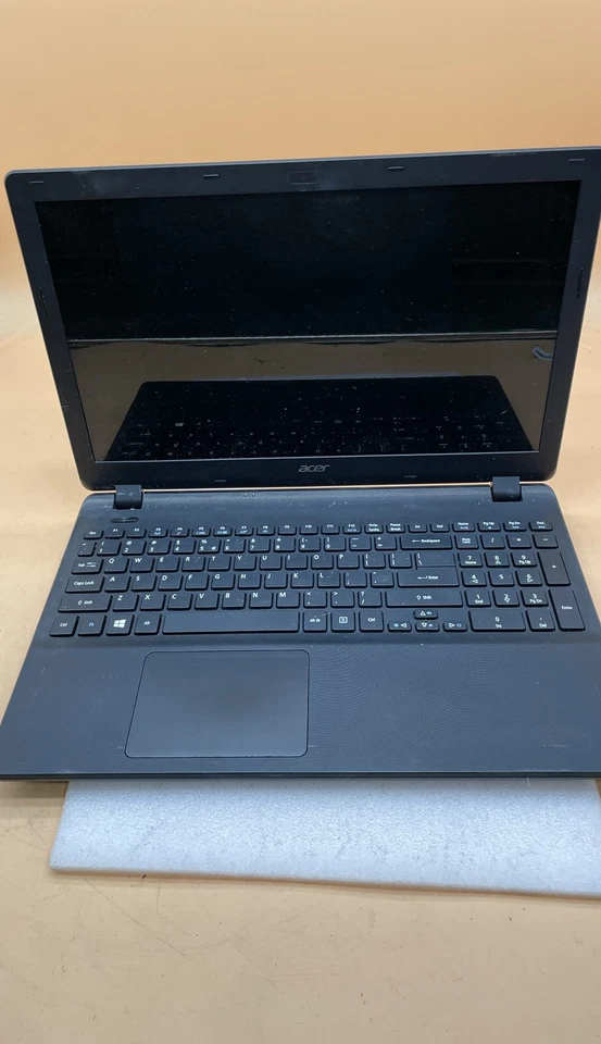 Computadora portátil Acer Aspire ES1-512-P9GT serie M52394 15,6" sin disco duro Foto 3 de 4