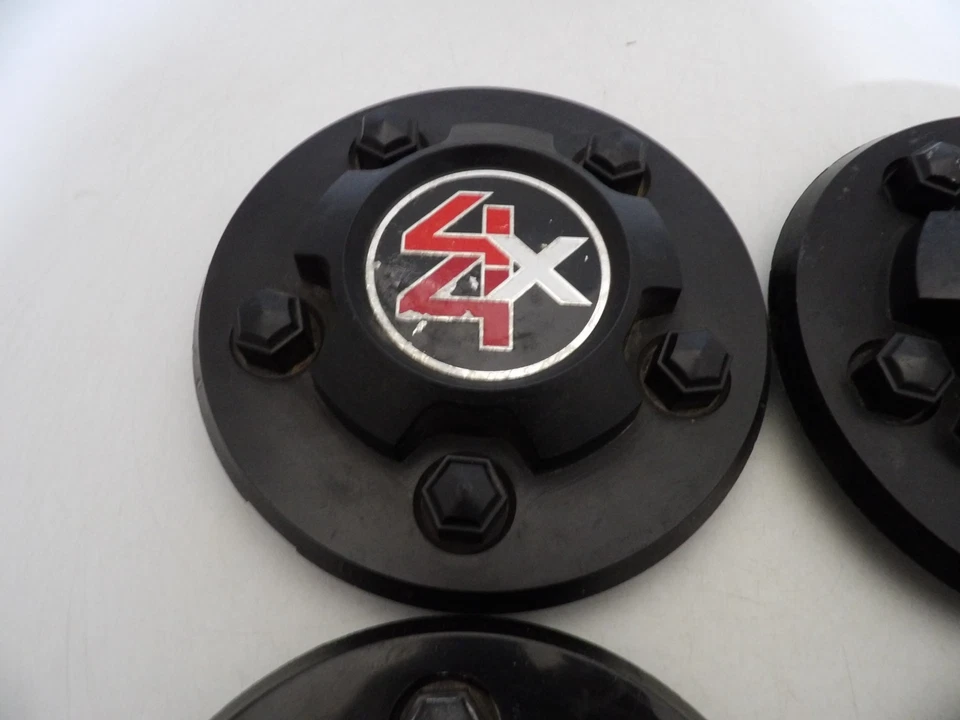 Set of OEM 1983 1984 1985 1986 1987 88-1994 Chevy S10 Blazer Black Center Caps - Image 2 of 4