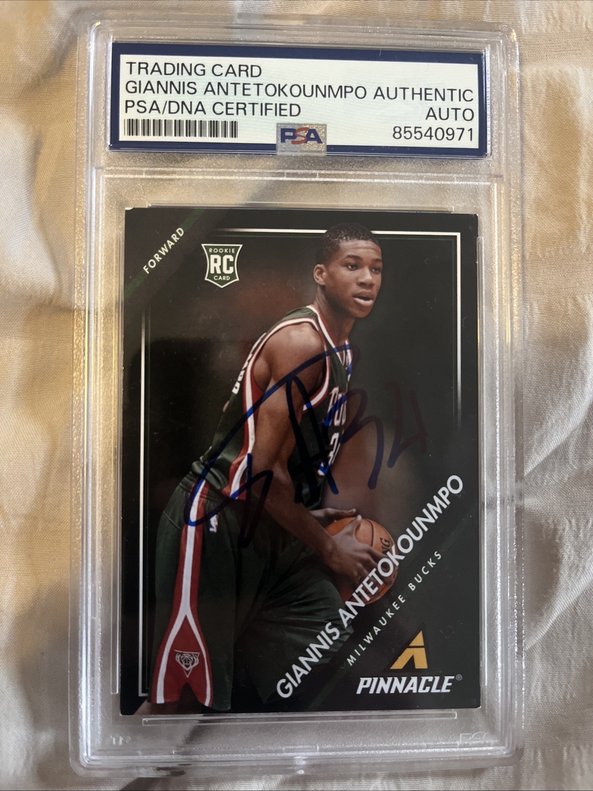 2013-14 Panini Pinnacle Giannis Antetokounmpo #5 (RC) PSA/DNA Certified Auto
