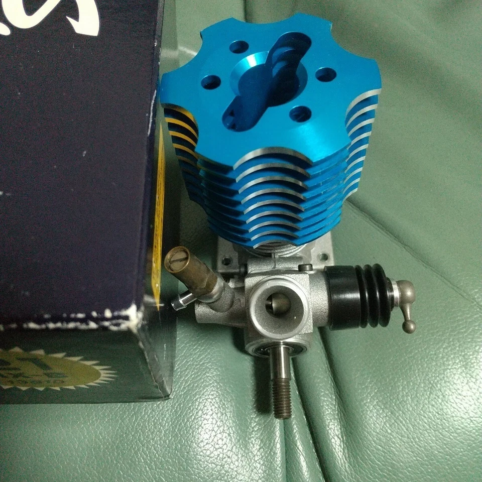 O.S. MAX-21RX-B RC Ogawa Seiki RC Radio Control Car parts - Image 4 of 4