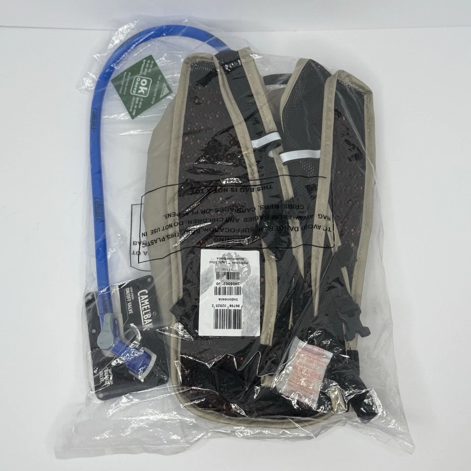 Camelbak Hydrobak Light 50oz 1.5L Hydration Backpack Aluminum/Black Brand New - Image 2 of 4