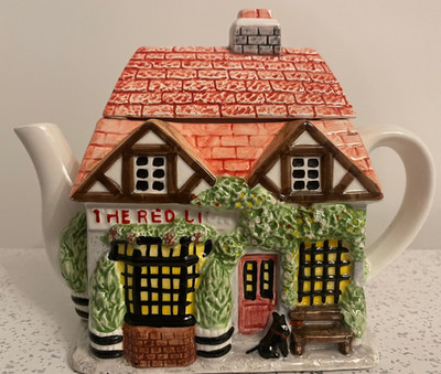 Vintage Landhaus Teekanne handbemalt Der rote Löwe Keramik Tea Pot von ZOE ROWE