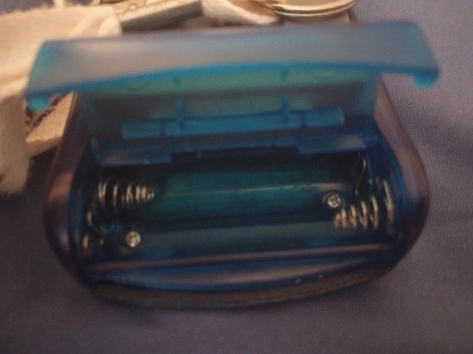 RARE KOSS PP257B Blue AM/FM SPORTS RADIO.  Tested And Works No Headphones  - Image 4 of 4