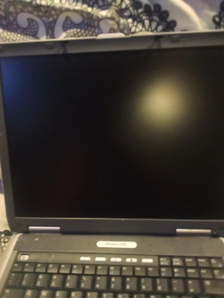 Portátil Compaq Presario 2100 PARA REPUESTOS, Leer Descripción  Foto 3 de 4