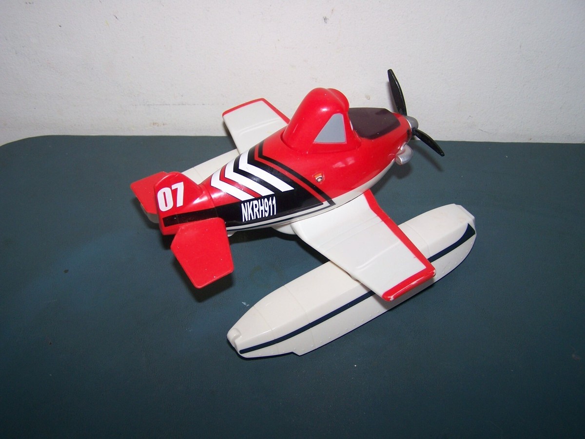 2013 MATTEL DISNEY PIXAR PLANES FIRE AND RESCUE DUSTY PLANE