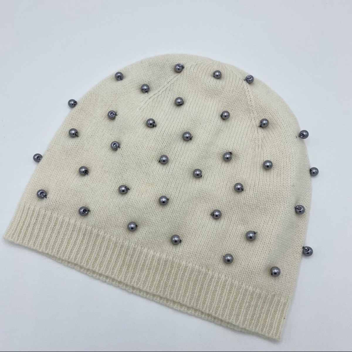 Quinn Cream Grey Pearl Trim Cashmere Beanie NWT Quinn Cream Grey Pearl Trim Cashmere Beanie | eBay main image 2