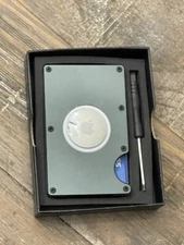 Ridge Style Minimalist Wallet With Money Clip and Spot for Air Tracker Tag