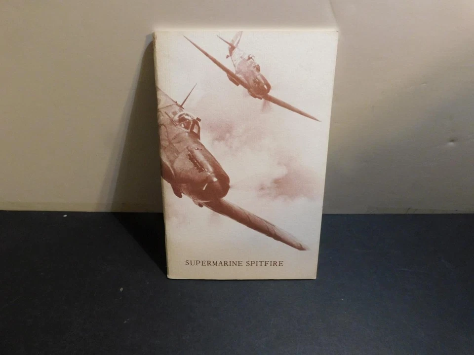 Squadron Signal #39 Spitfire In Action, Pilot's Manual, Hawker Hurricane Mk.I VF - Image 3 of 3