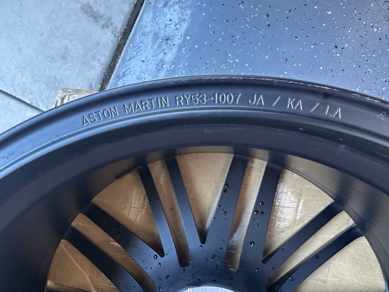2024 ASTON MARTIN DB12 FRONT WHEEL RIM 21X9.5 ALLOY