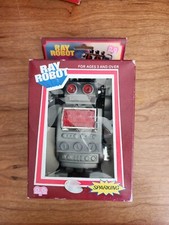 Vtg RAY ROBOT 3214 Sparkling  Walking Plastic Wind-Up Toy
