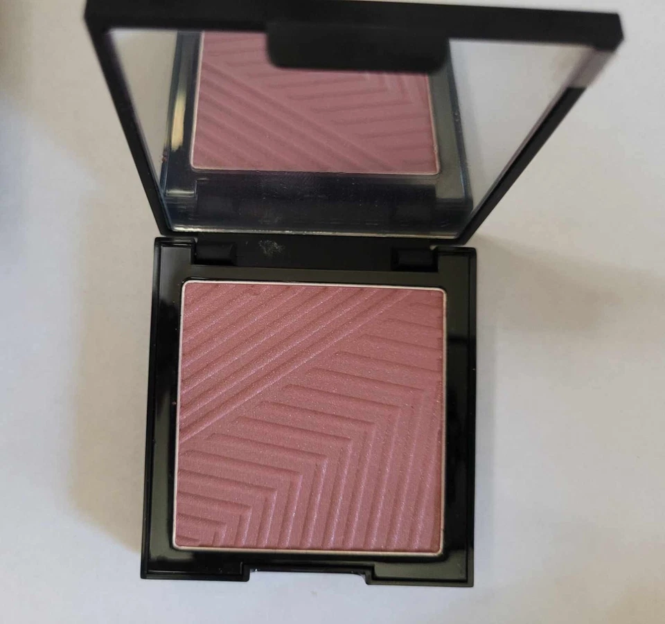Avon mark Cheek Magnet Hook Up Blush THIS BERRY MINUTE ~ NIB ~ NEXT DAY SHIPPING - Image 3 of 4