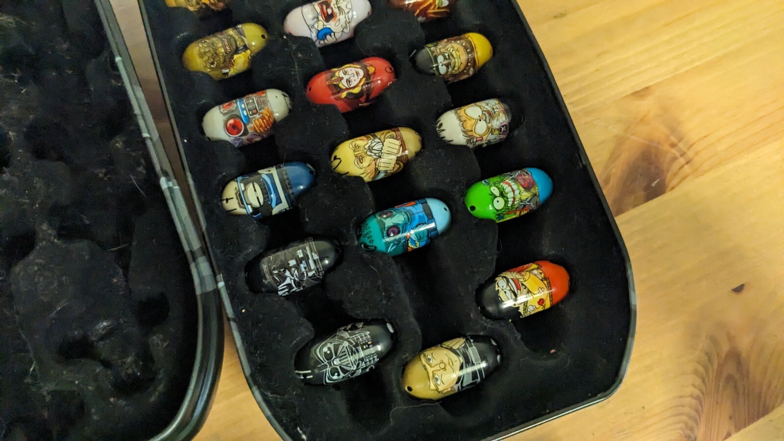 large Mighty Beanz JUMPING BEANS +FOLDER CASE bundle. free post M eBay