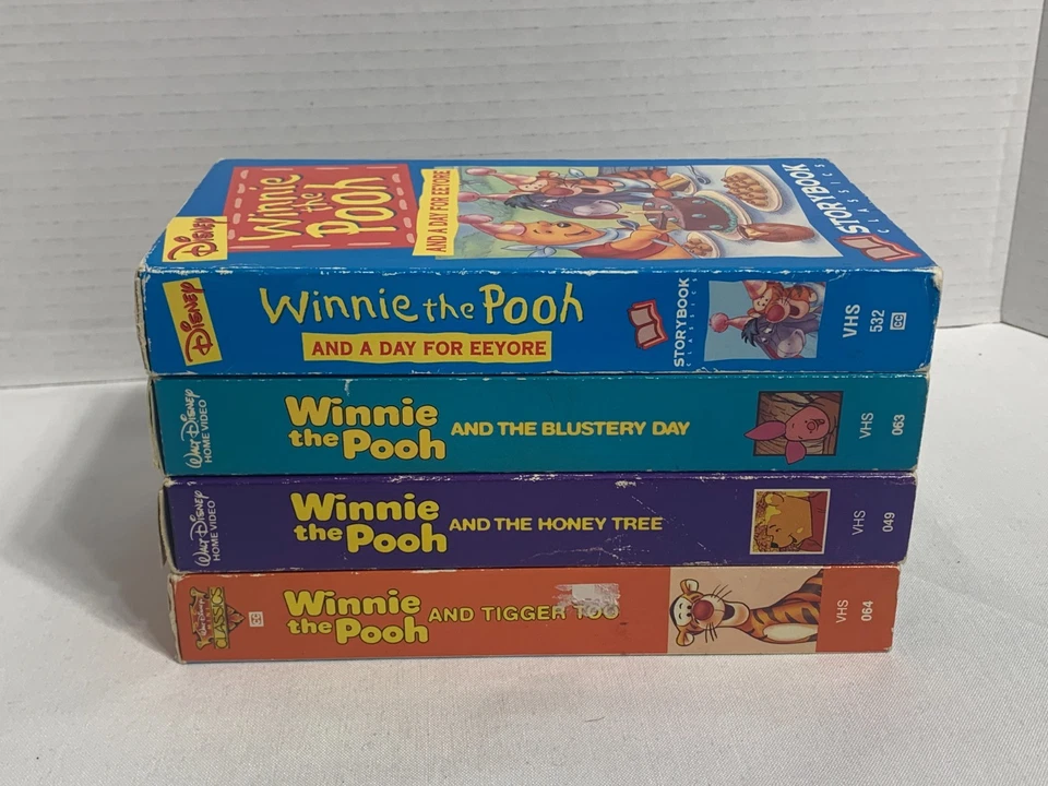 Winnie The Pooh VHS Lot Walt Disney Home Video Piglet Tigger Eeyore 4x Tapes VHS - Image 3 of 4