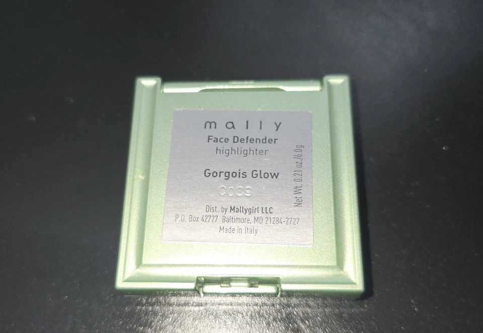 Iluminador Mally Mini Face Defender en Gorgois Glow nuevo descontinuado Foto 4 de 4